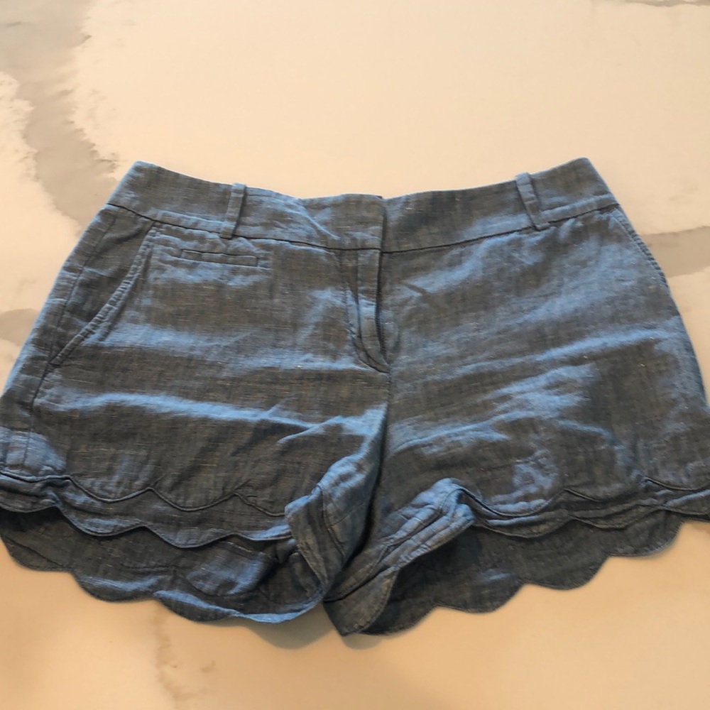 LOFT scalloped shorts